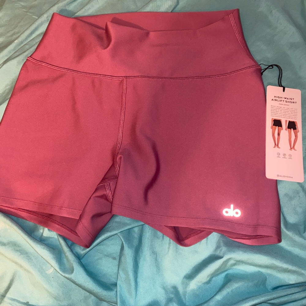 Alo yoga high waisted shorts in color dragon fruit
